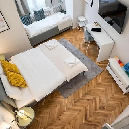 Апартаменти Stylish 5br - Ateneu - Amazing Location