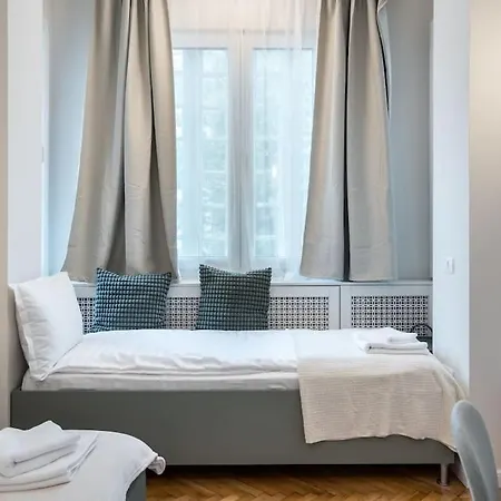 Апартаменти Stylish 5br - Ateneu - Amazing Location *