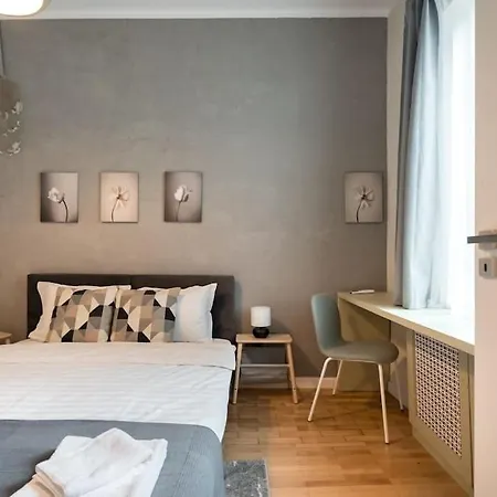 Stylish 5br - Ateneu - Amazing Location * Бухарест
