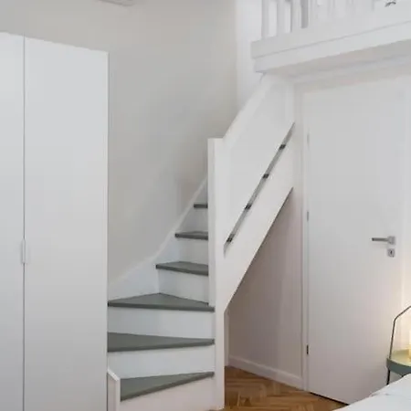 Stylish 5br - Ateneu - Amazing Location Бухарест