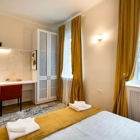 Апартаменти Stylish 5br - Ateneu - Amazing Location Бухарест