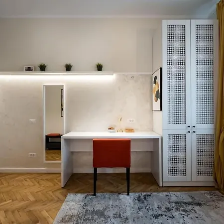 Stylish 5br - Ateneu - Amazing Location * Бухарест
