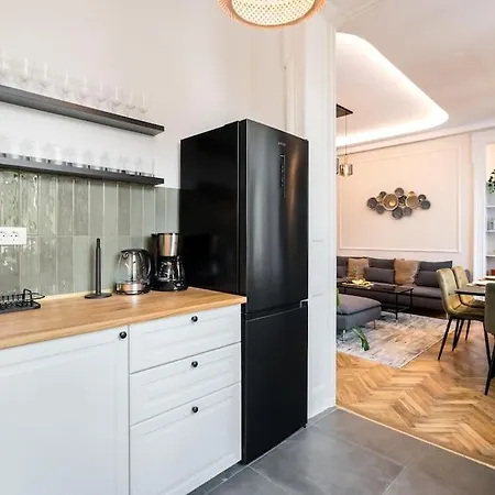 Stylish 5br - Ateneu - Amazing Location Apartament Bukareszt