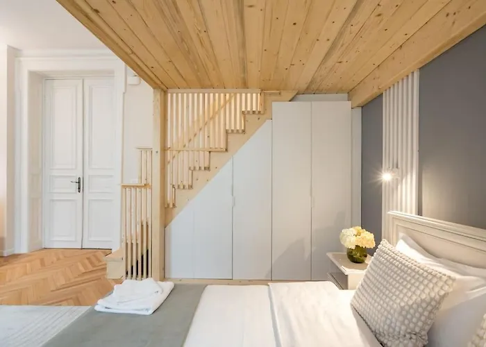 아파트 Stylish 5br - Ateneu - Amazing Location 부쿠레슈티