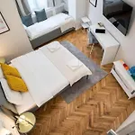 Апартаменти Stylish 5br - Ateneu - Amazing Location