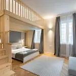 Stylish 5br - Ateneu - Amazing Location Апартаменти Бухарест