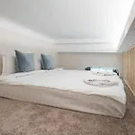 Stylish 5br - Ateneu - Amazing Location * Бухарест