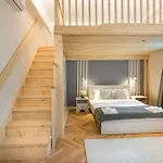 Stylish 5br - Ateneu - Amazing Location Апартаменти