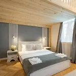 Stylish 5br - Ateneu - Amazing Location Апартаменти *