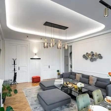 Apartment Stylish 5br - Ateneu - Amazing Location Bucharest