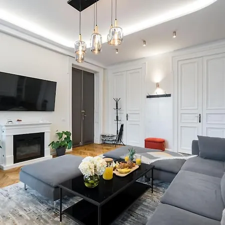 Stylish 5br - Ateneu - Amazing Location Apartment *