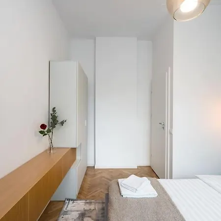 Stylish 5br - Ateneu - Amazing Location 公寓 布加勒斯特