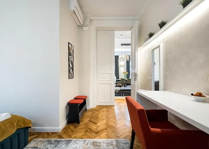 Stylish 5br - Ateneu - Amazing Location Apartament