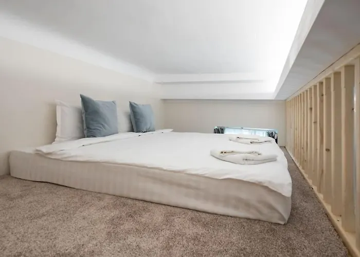Stylish 5br - Ateneu - Amazing Location * 布加勒斯特
