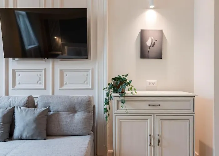 Stylish 5br - Ateneu - Amazing Location 布加勒斯特