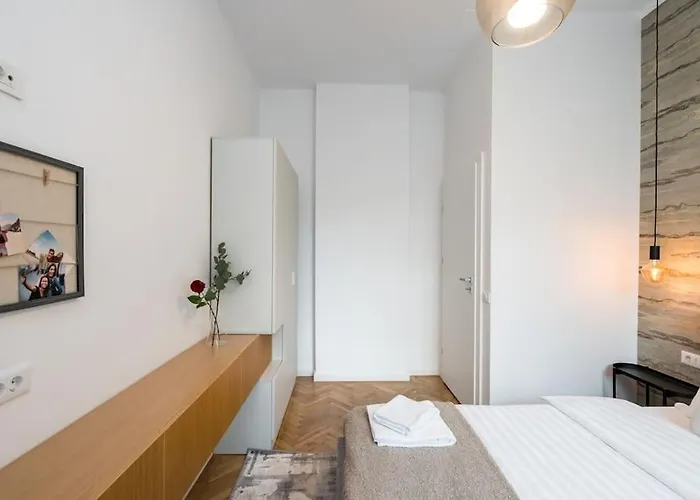 Stylish 5br - Ateneu - Amazing Location 公寓 布加勒斯特