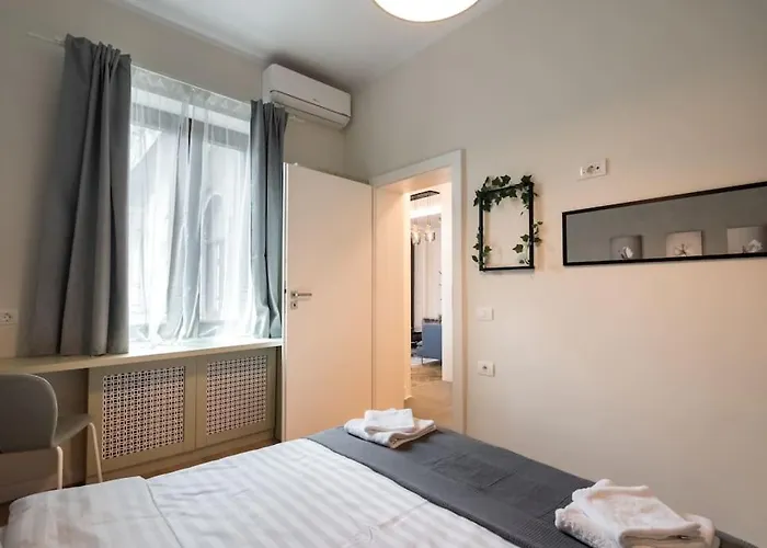 Stylish 5br - Ateneu - Amazing Location * 布加勒斯特