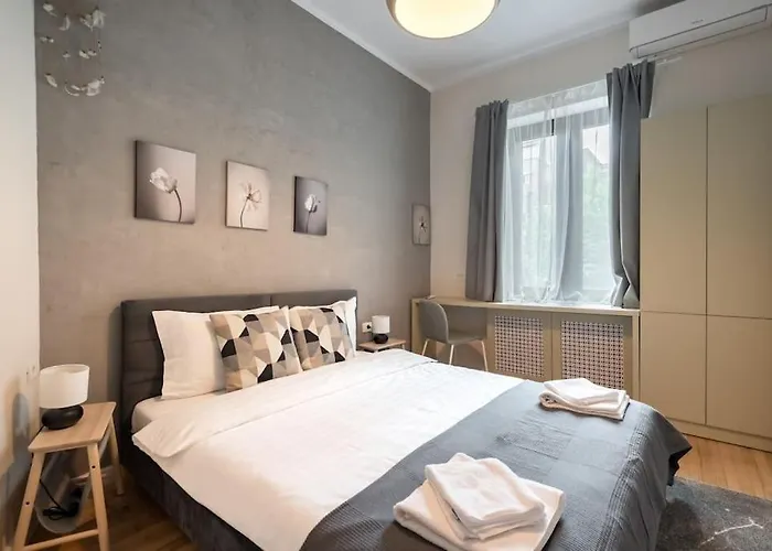 Stylish 5br - Ateneu - Amazing Location * 布加勒斯特