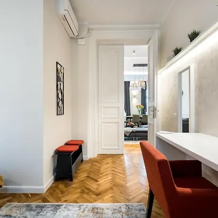 Stylish 5br - Ateneu - Amazing Location Appartamento