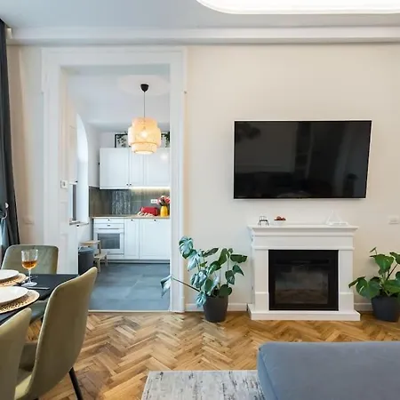 Stylish 5br - Ateneu - Amazing Location Appartamento *