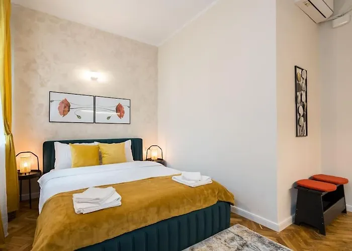 Apartment Stylish 5br - Ateneu - Amazing Location Bukarest